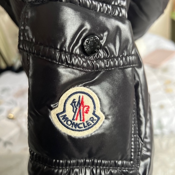 Moncler jacket size 3 - Picture 7 of 8